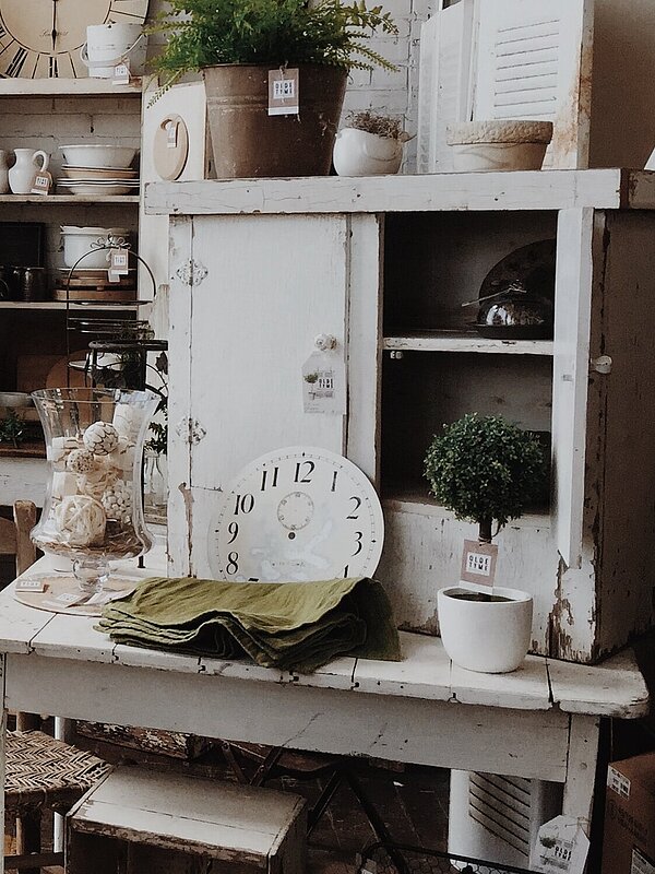 Wohnraum mit Möbeln im Vintage Look