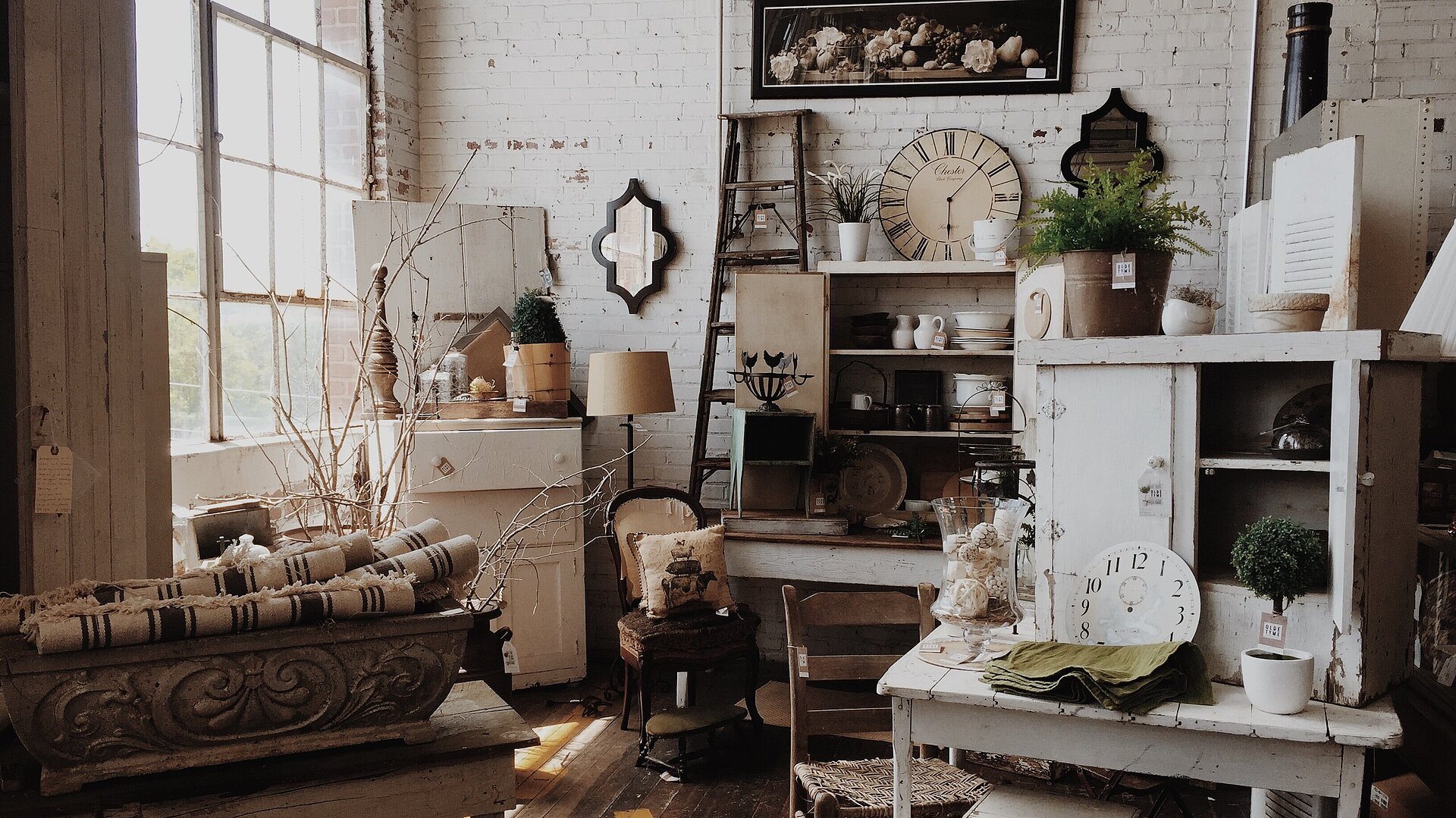 Wohnraum mit Möbeln im Vintage Look